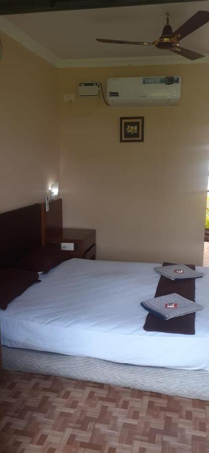 Country View Cottage โคลวา ภายนอก รูปภาพ